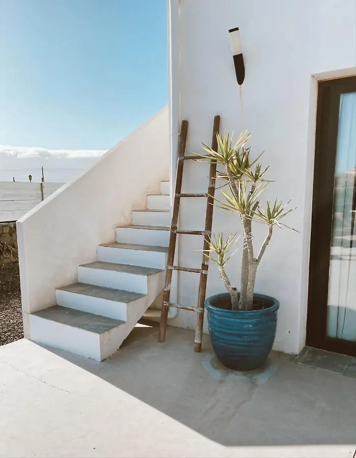 Bed & Breakfast Villa Koa - Riders Surf N Bike Roque Spain